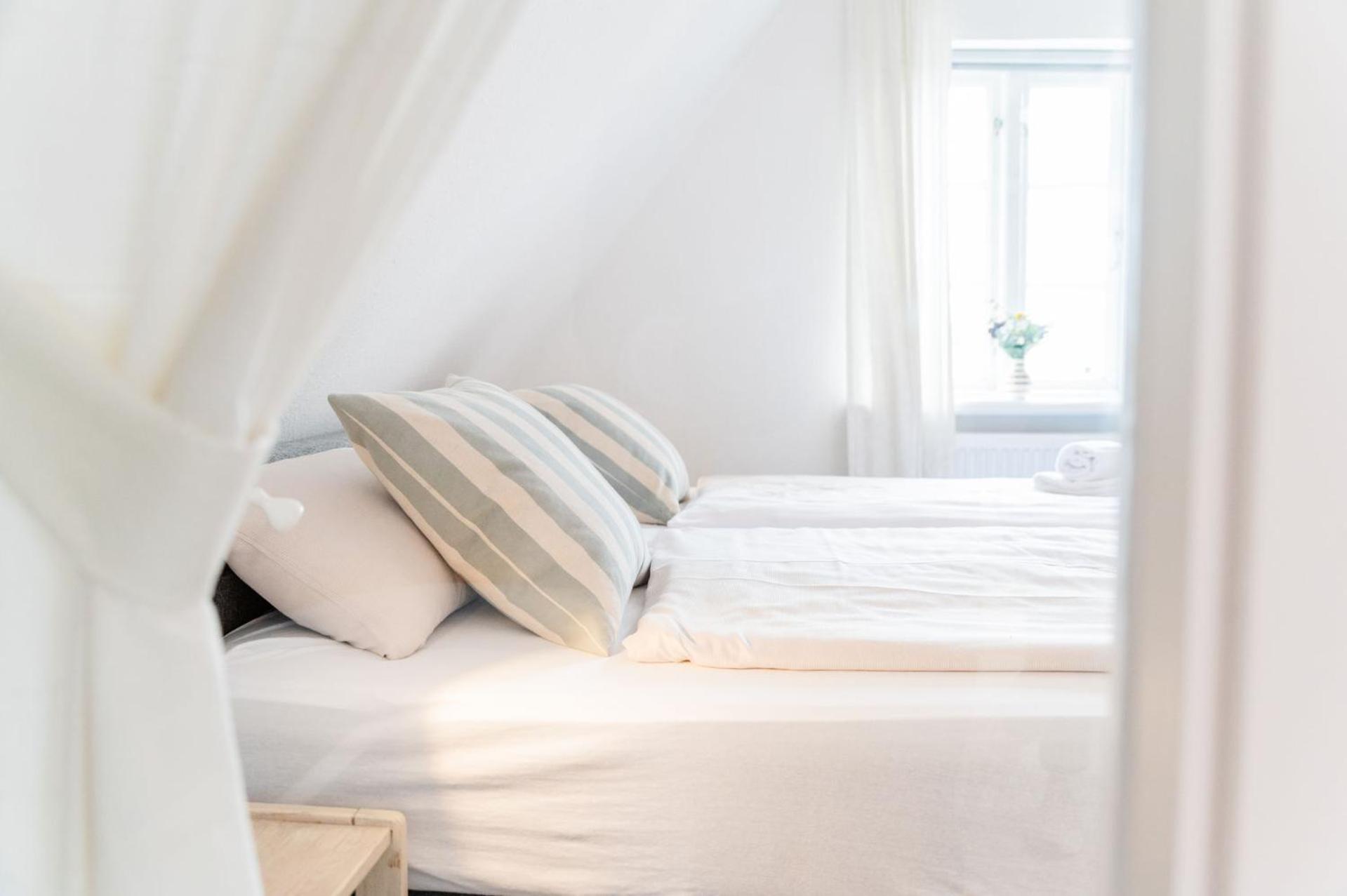 Hafenblick Ferienwohnung In Der Altstadt Mit Parkplatz Flensburgo Exterior foto